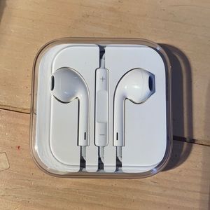 🆕 Apple headphones